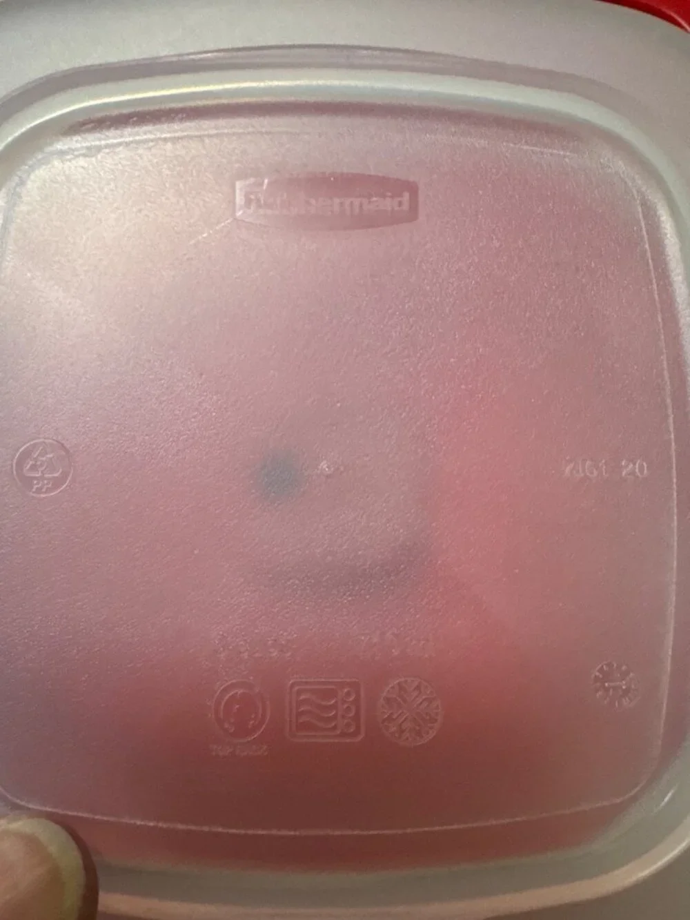 Rubbermaid Easy Find Lids Vented Lids 3-Cup Red Lid Stackable BPA Free Set Of 4